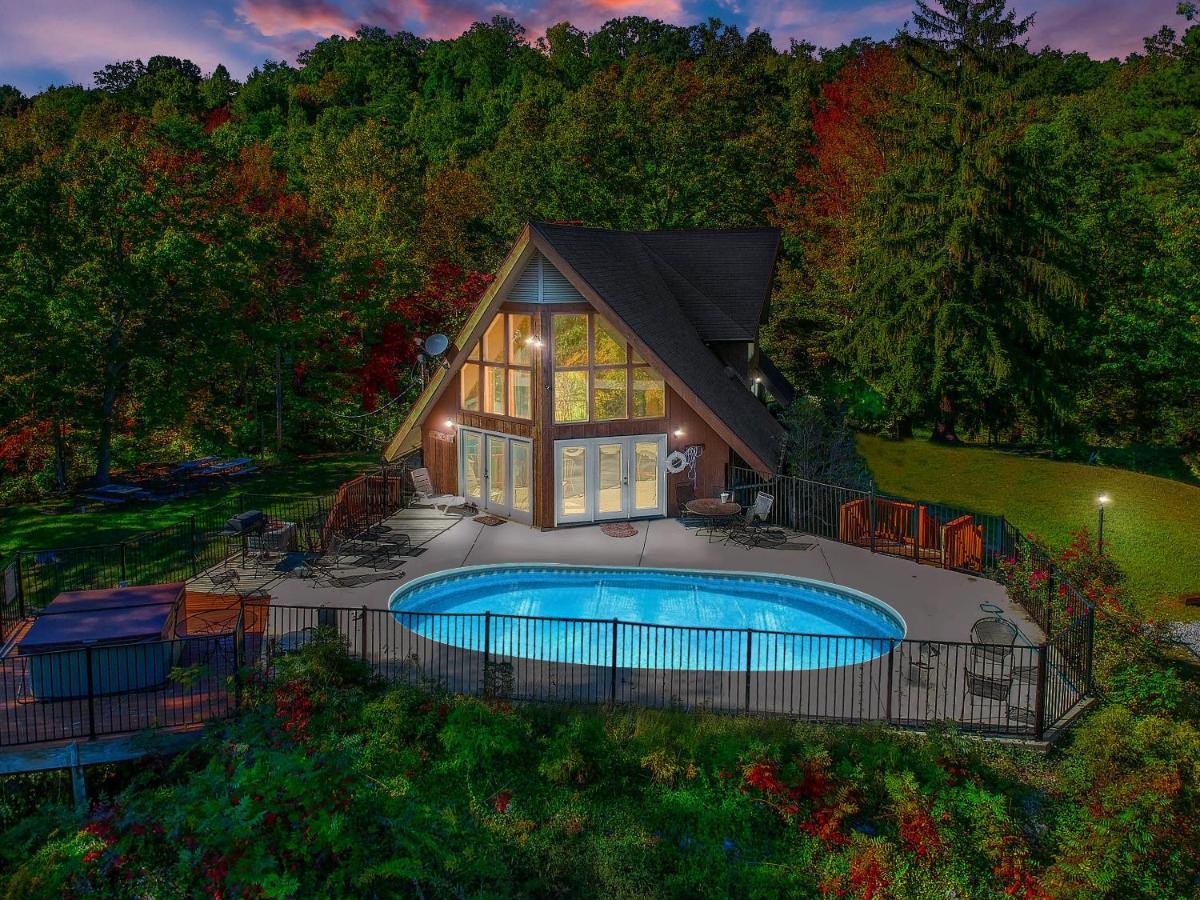 Smokystays Private Pool Chalet ガトリンバーグ エクステリア 写真