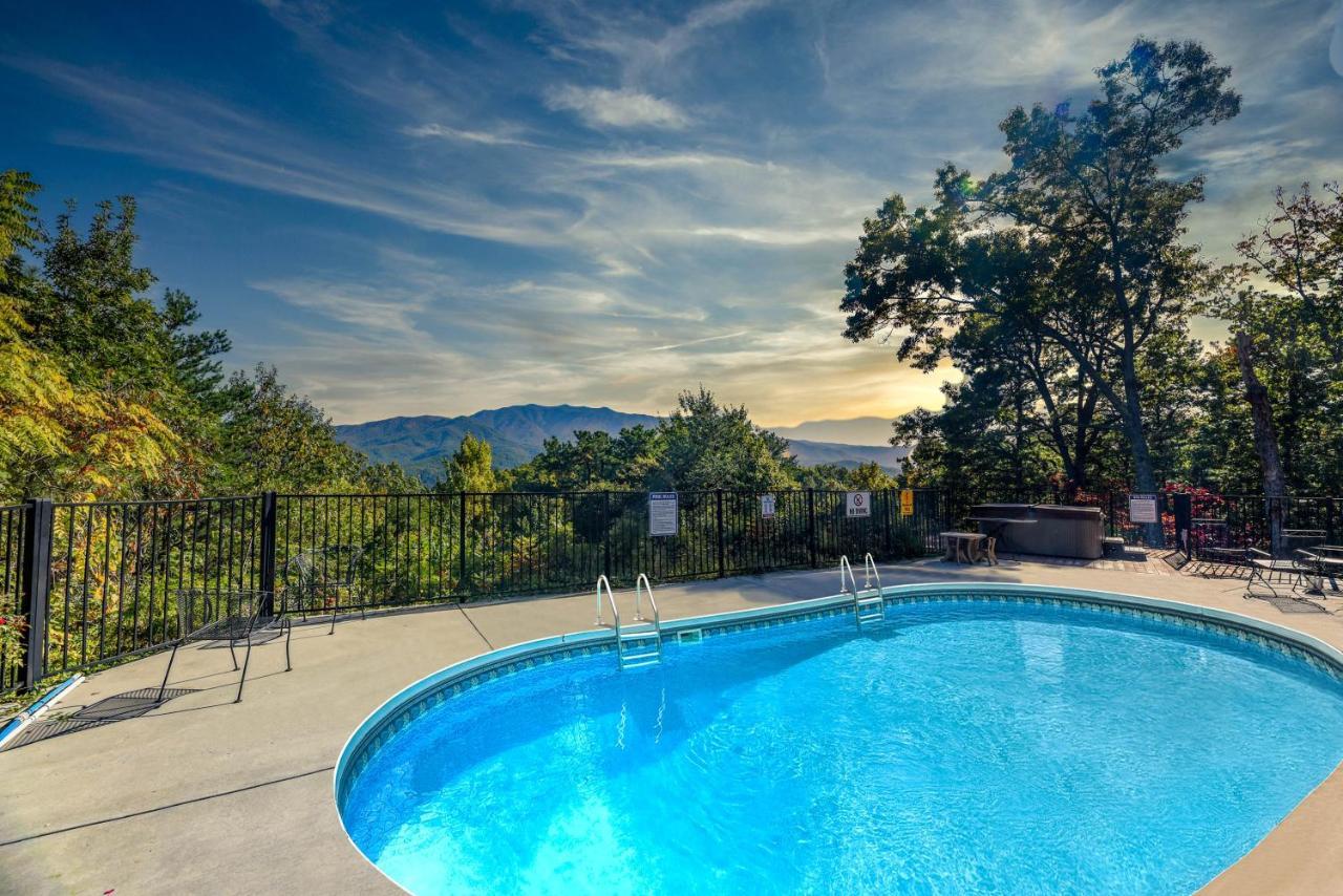 Smokystays Private Pool Chalet ガトリンバーグ エクステリア 写真