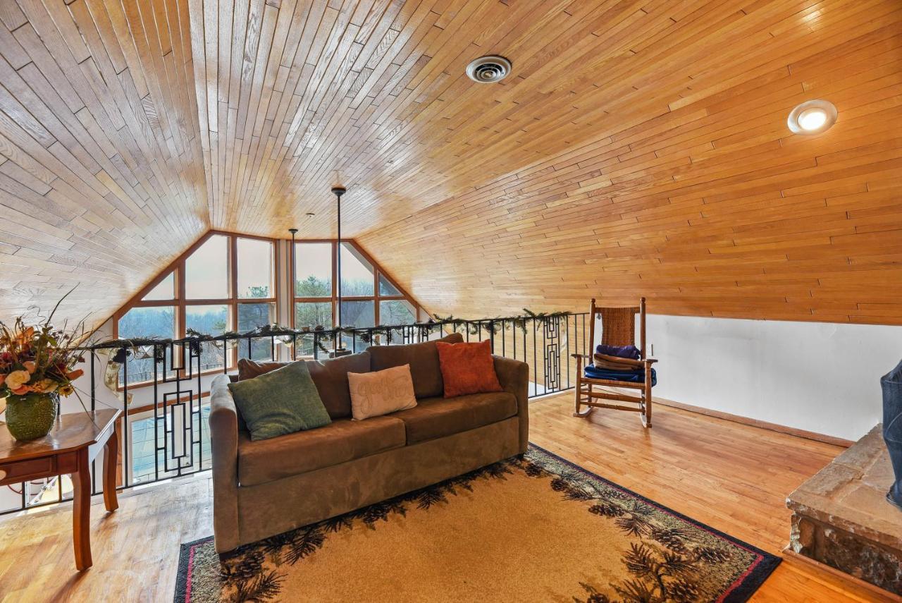 Smokystays Private Pool Chalet ガトリンバーグ エクステリア 写真